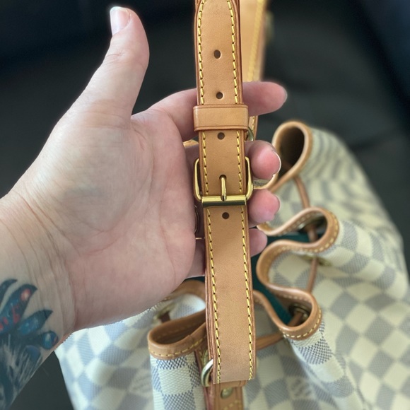 Louis Vuitton GM Azur Noe - Picture 12 of 14